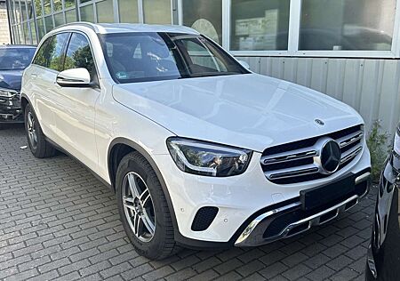 Mercedes-Benz GLC 220 d 4Matic*AHK*R.Cam*SHZ*CarPlay*Ambiente