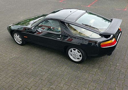 Porsche 928 GT