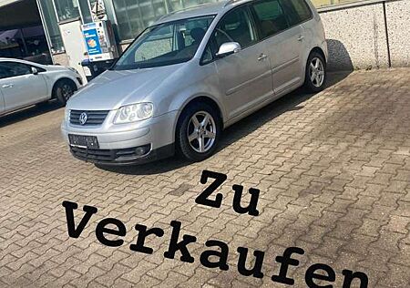 VW Touran Volkswagen 1.6 FSI Automatik Highline/ Tüv bis 2027