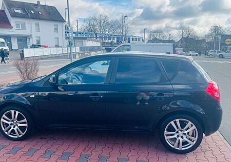 Kia Cee'd Ceed / 1.4 CVVT LX