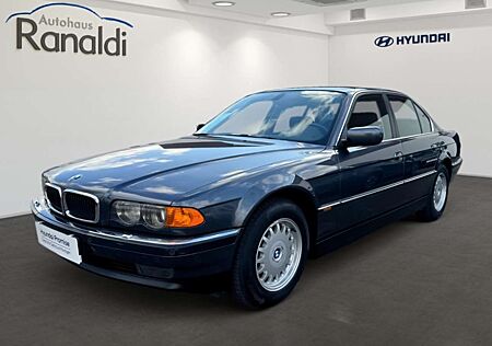 BMW 740 i Individual Farbe!++Erste Hand!++Nachvollziehbare