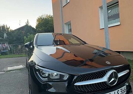 Mercedes-Benz CLA 200 4Matic 8G-DCT AMG Line