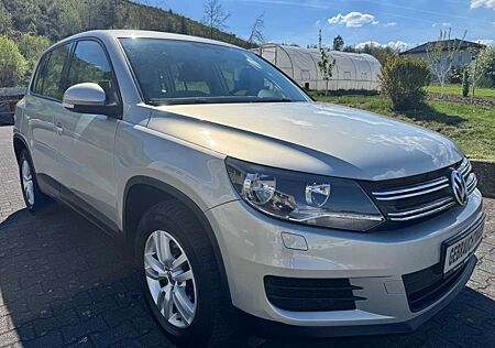 VW Tiguan Volkswagen 2,0 Trend & Fun 4Motion-AHK-sehr gepflegt