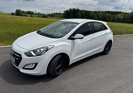 Hyundai i30 blue Kombi 1.6 CRDi Classic