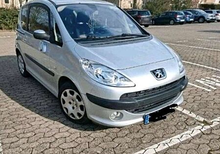 Peugeot 1007 110 2-Tronic Premium