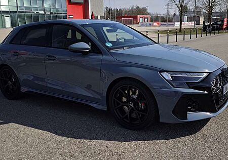 Audi RS3 TFSI Sportback quattro S tronic