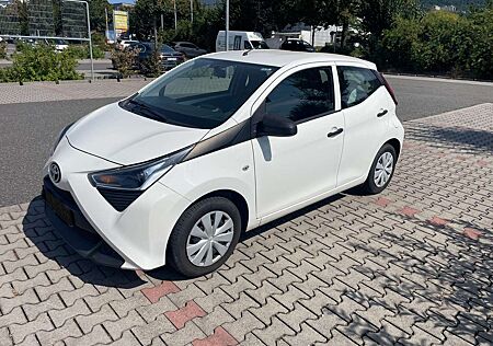 Toyota Aygo x - business