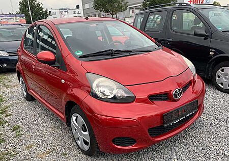 Toyota Aygo 5-Türer .Tüv Neu. Klima . Scheckheft