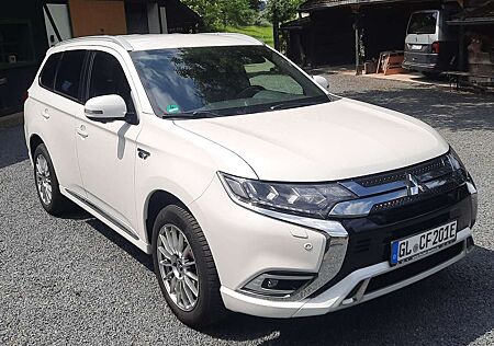 Mitsubishi Outlander 2.4 4WD Plug-In Hybrid Plus