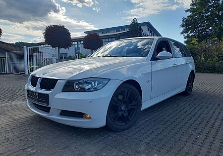BMW 318i 318 Touring Aut. Klimaautom., Navi, Tempomat, PDC