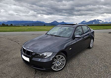 BMW 320d 320 Limousine E90 *Automatik, Panorama, PDC*