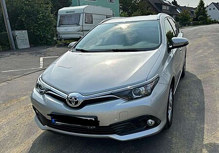 Toyota Auris 1.2 Turbo Team Deutschland