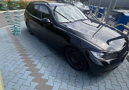 BMW 320i 320 Automatik!! Bitte um Angebote
