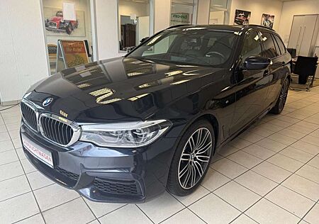 BMW 540 i Touring xDrive M Paket/1.HAND/ SCHECKHEFT