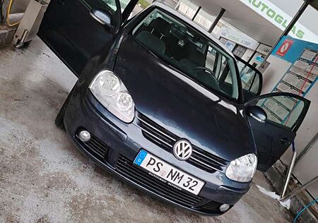 VW Golf Volkswagen 1.4 Benzin auto bau jahr 2005