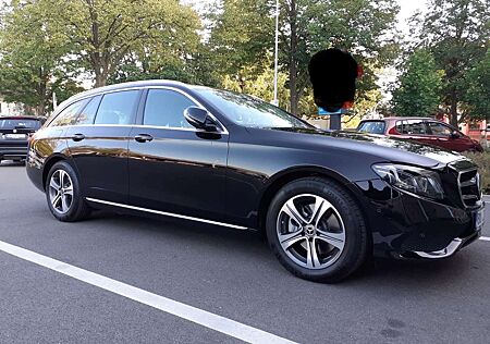 Mercedes-Benz E 220 d 4Matic T 9G-TRONIC
