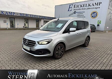 Mercedes-Benz T-Klasse T-Class 180 7G Progressive ROLLSTUHLUMBAU NAVI RFK LED