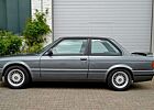 BMW 325 i (E30)