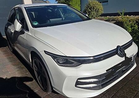 VW Golf Volkswagen 1.5 TSI OPF Style, MATRIX, HarmanKardon, DCC