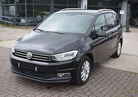 VW Touran Volkswagen Comfortl. 2.0L 8-FACH*SCHECKHEFT*AHK*ACC