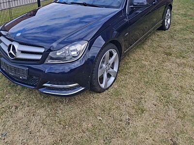 Mercedes-Benz 220