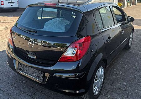 Opel Corsa 1.2 16V Cosmo