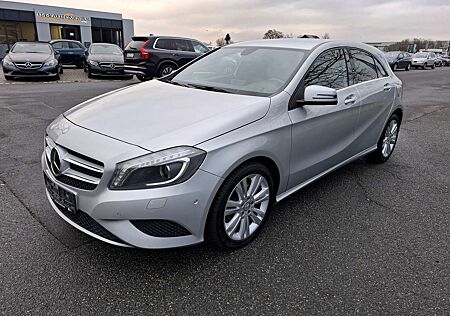 Mercedes-Benz A 180 Urban*NAVI*XENON*Teilleder*Sitzhzg*Parkass.