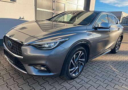 Infiniti Q30 1.5 d Premium/1HD/AUT/SHZ/NAVI/Garantie
