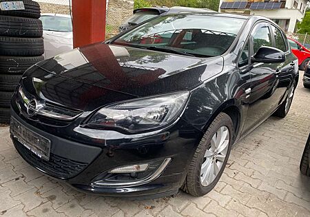 Opel Astra 1.7CDTi Active Scheckheft u-frei 2.Hd Tuv 6/26