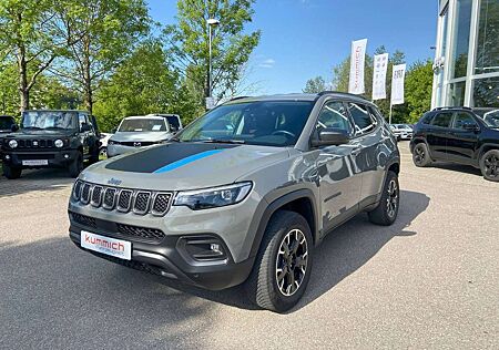 Jeep Compass PHEV Trailhawk mit AHK