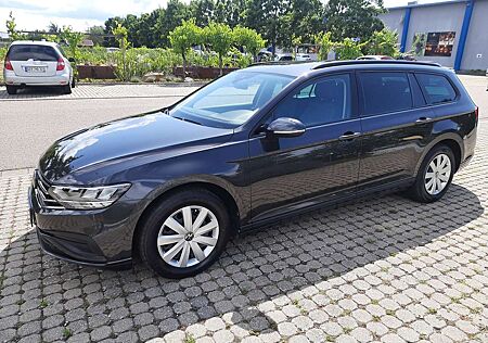VW Passat Variant Volkswagen 1.Hd, TÜV neu, scheckheft, Navi, ACC, AHK, PDC