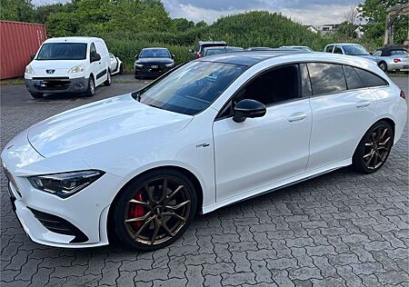 Mercedes-Benz CLA 35 AMG AMG CLA 35 4Matic Shooting B AMG Speedshift 7G-DCT