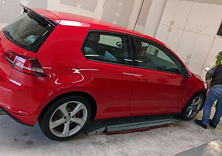 VW Golf GTI Volkswagen BlueMotion Technology