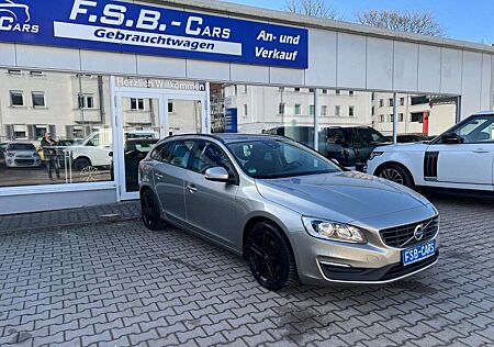 Volvo V60 Kombi Linje Business Navi Rückfahrkamera