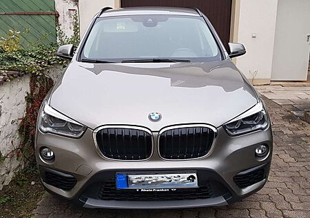 BMW X1 sDrive18i+Aut./Navi/LED/AHK/Cam