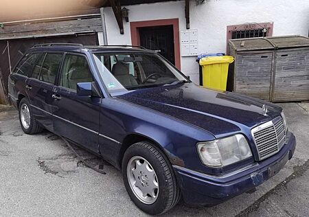 Mercedes-Benz E 200 E-Klasse T