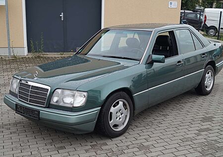 Mercedes-Benz E 220 Automatik*Klima*Leder*TÜV05/27