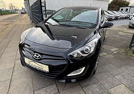 Hyundai i30 Classic 1.Hand, 77tkm, Navi, Klima