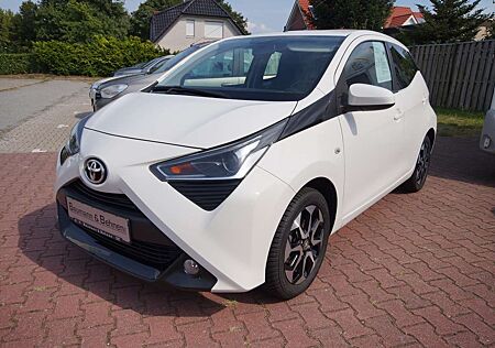 Toyota Aygo x-play connect