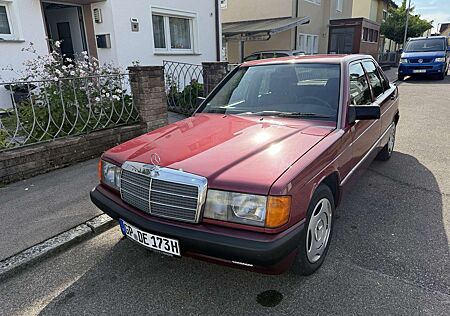 Mercedes-Benz 190 E 2.3