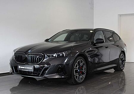 BMW i5 eDrive40 Touring M-Sport Pro HUD Pano Leder