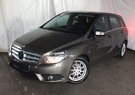 Mercedes-Benz B 180 NAVI START-STOP LED PARKASISSTENT SHZ