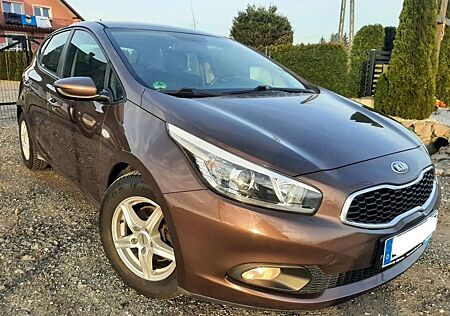 Kia Cee'd Ceed / Ceed 1.4 CVVT