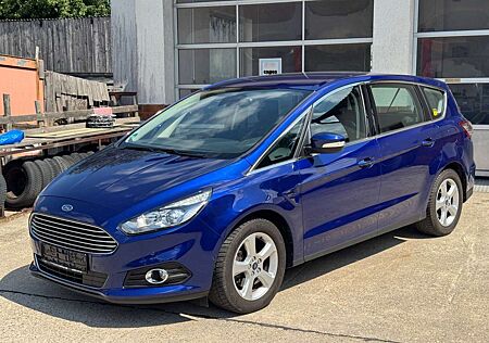 Ford S-Max Titanium