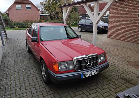 Mercedes-Benz 230 E