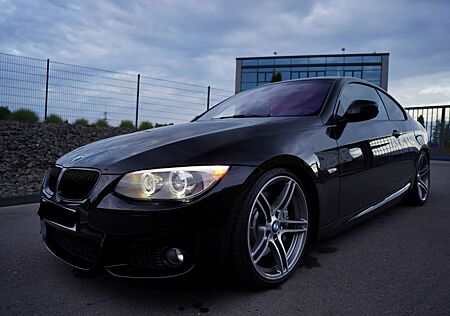 BMW 335i 335 Coupé E92 LCI / 7-Gang DKG / KW V1 / Perf. ESD / HiFi / Scheckheft / Deutsch