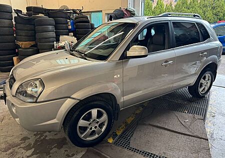 Hyundai Tucson 2.0 GLS, Leder, Klimaaut., Anhängerkuppl.