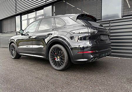 Porsche Cayenne GTS- INNO-BOSE-HINTERACHS-BOREAUXROT