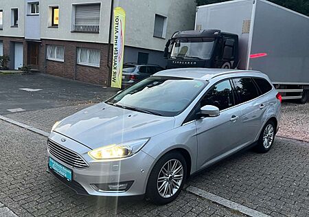 Ford Focus Turnier Titanium*TÜV NEU*1 HAND*KLIMA*TOP*