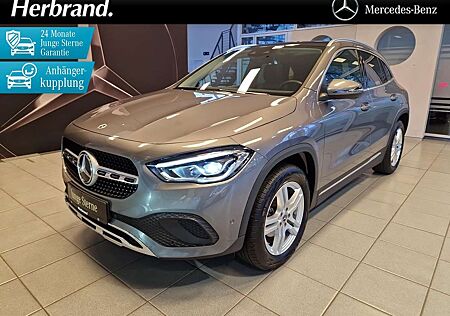 Mercedes-Benz GLA 180 Progressive AHK Panorama Augmented LED